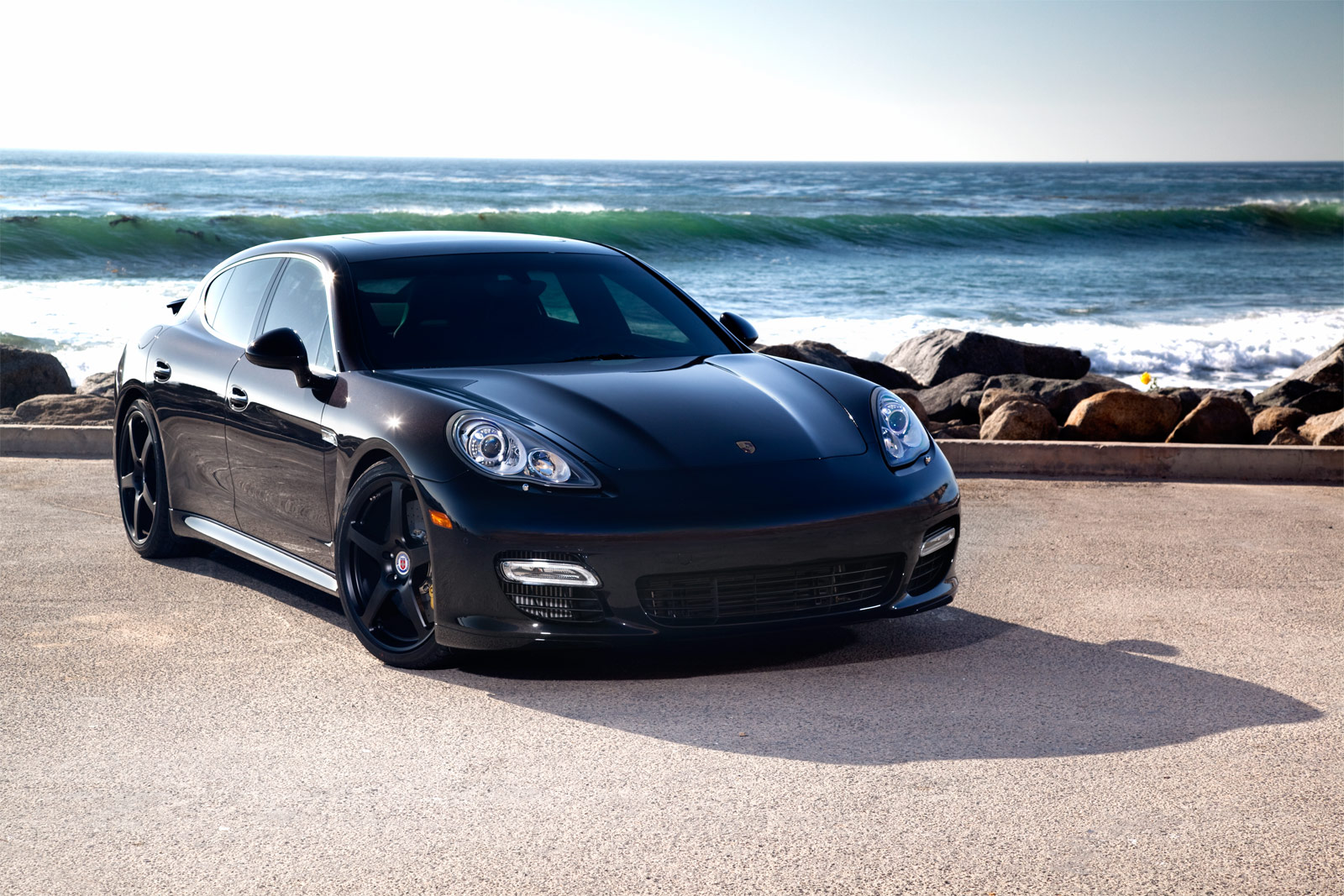 qVfLBHfRkqxflDyCrTgN_Porsche_Panamera