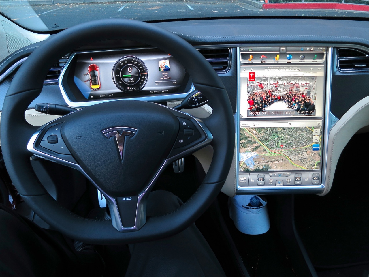 tesla-model-s-touch-screen